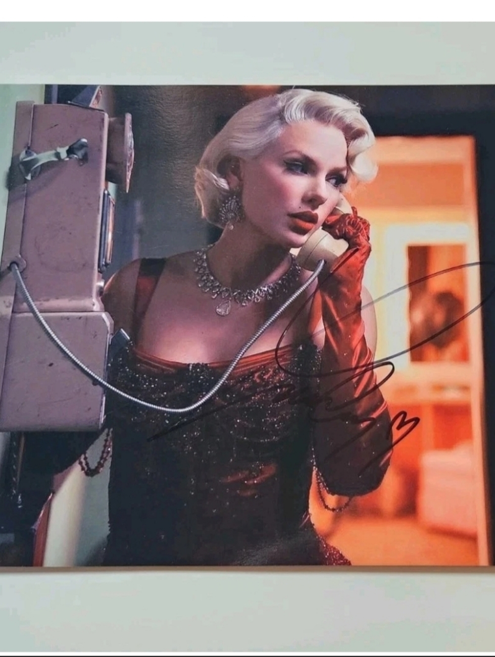 Taylor Swift Signed Photo